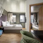 Onyx Luxury 4*