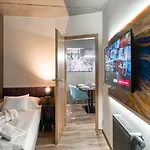 Onyx Luxury 4*