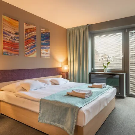 Onyx Luxury 4* Sarvar