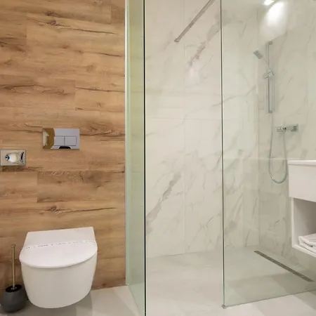 Onyx Luxury Sarvar