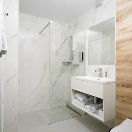 Onyx Luxury