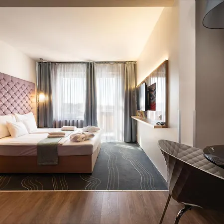 Onyx Luxury 4* Sarvar