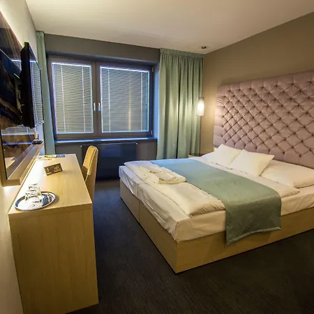 Onyx Luxury 4* Sarvar