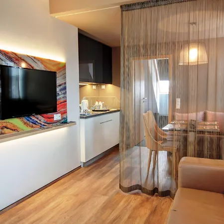 Onyx Luxury